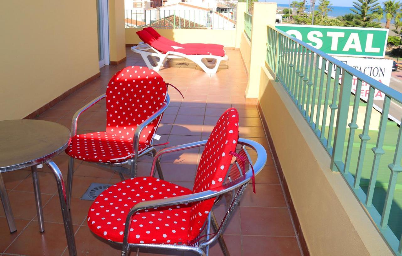 Hostal La Estacion Benajarafe Exterior photo